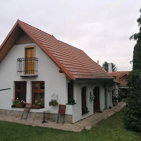 Apartment Sziget Vendeghaz *