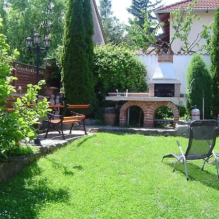 Sziget Vendeghaz Apartment *